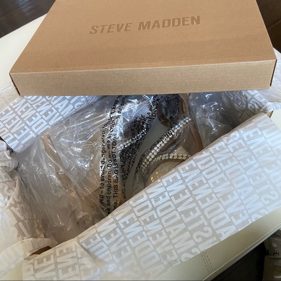 Steve Madden Camel Multi Grade - R Grade-R Stiletto Heel Rhinestone Straps - Picture 8 of 8